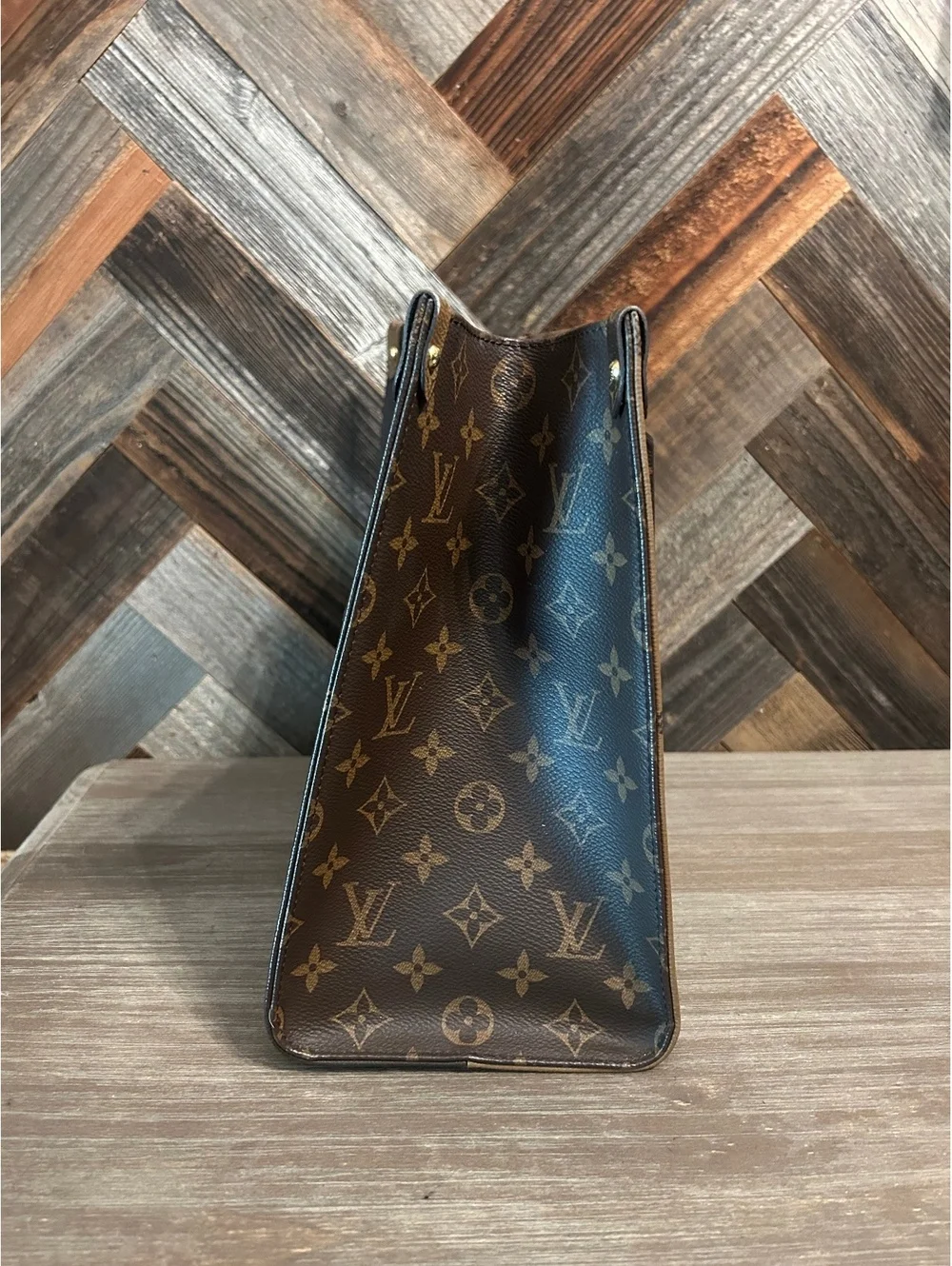 Louis Vuitton Onthego MM Tote Bag with Wallet
